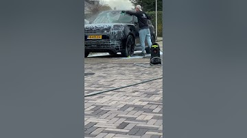 Creëert content with this Range Rover #cardetailing #cars #video #viral #asmr #satisfying #detailing