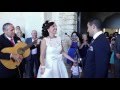 Novia y padrino sorprende al novio con una canción de carnaval en el altar. Ayuntamiento de Chipiona