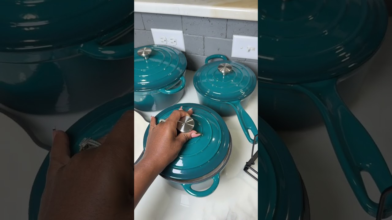 This cast iron set is beautiful 😍 it’s on sale right now and makes the perfect gift!