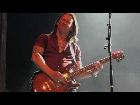 Myles Kennedy x Mark Tremonti Guitar Duel