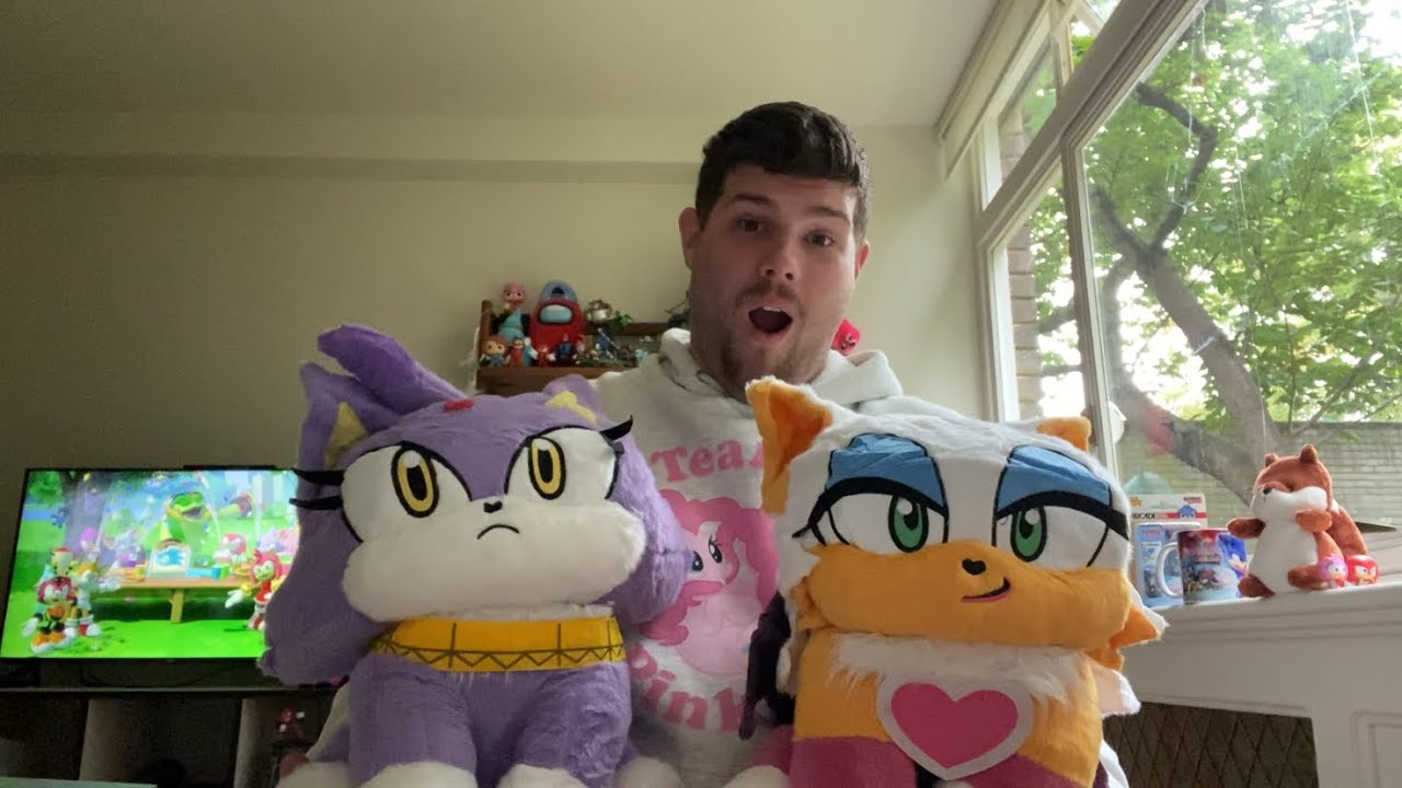 Unboxing Vid: Rouge The Bat And Blaze The Cat 17IN Plush!!