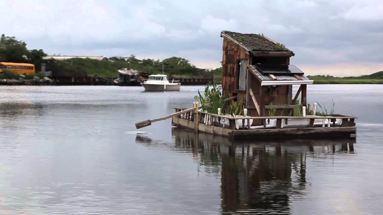 ⁣Poop and Paddle: An Eco-Friendly Floating Toilet