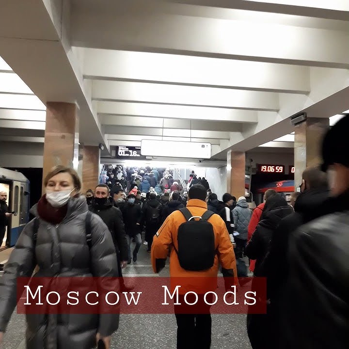 crowded-moscow-metro-rush-hours-youtube