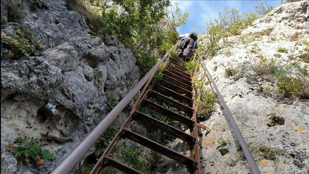Randonnée à Cinglegros, nombreuses Échelles à grimper et vues incroyables sur les Gorges du Tarn.