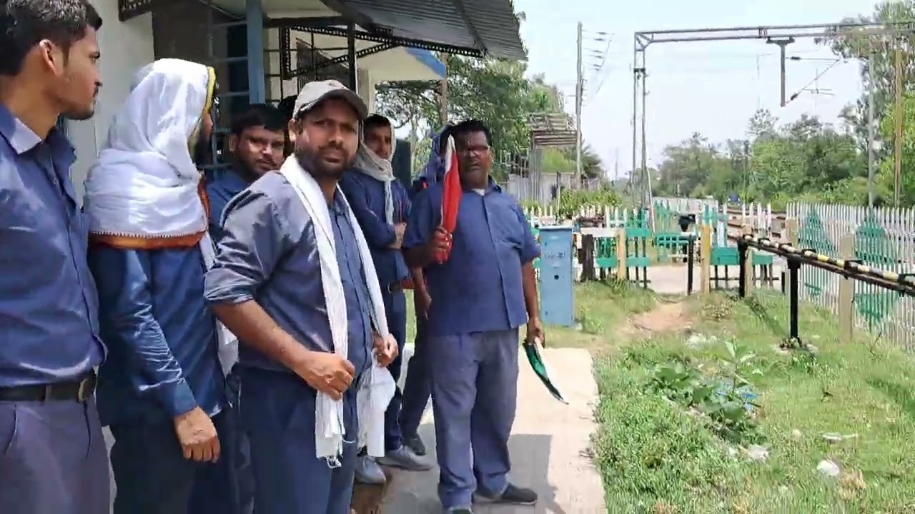 At a training time All Right Signal Exchange in Indian Railway 🛤 😀