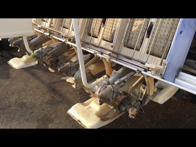 ISEKI 5条植え 田植え機 さなえ PQ5 田植え動作 - YouTube