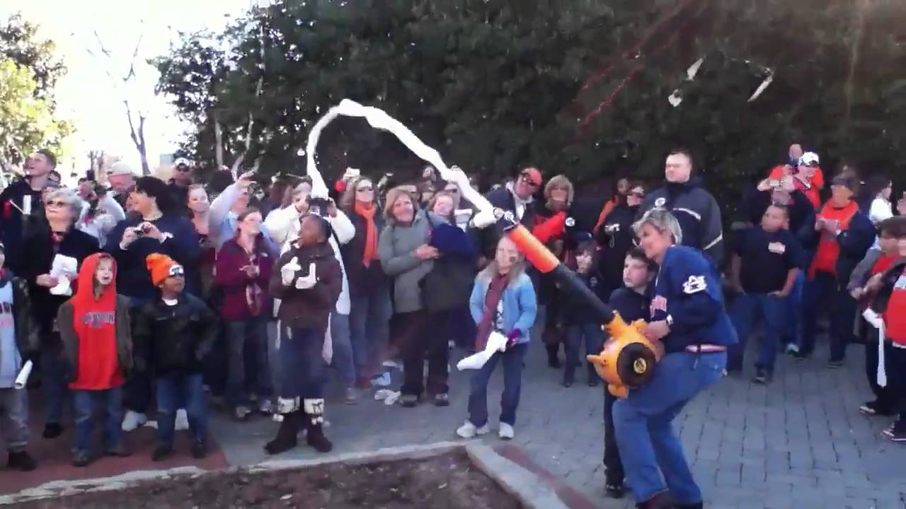 How to roll Toomer's Corner fast - YouTube
