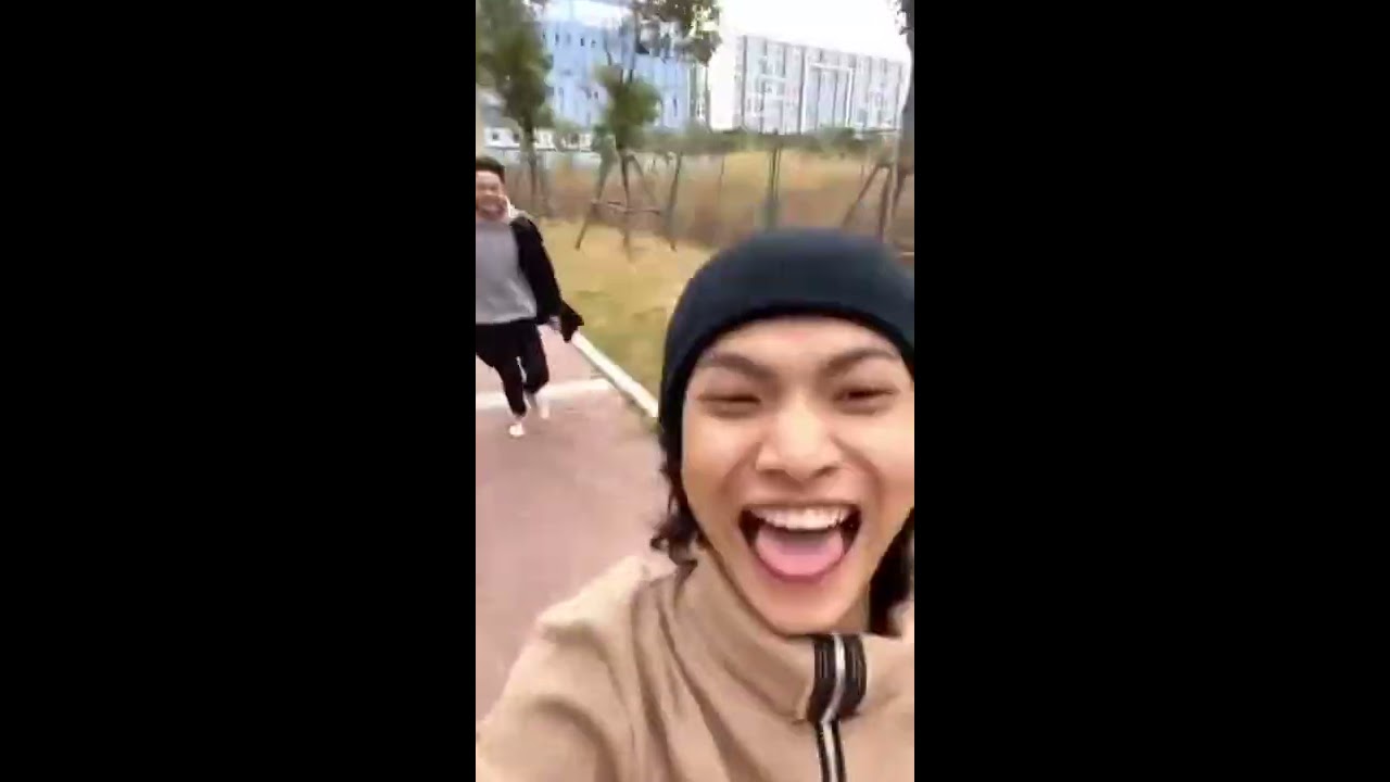 作死给女朋友闺蜜夹菜，太搞笑了。