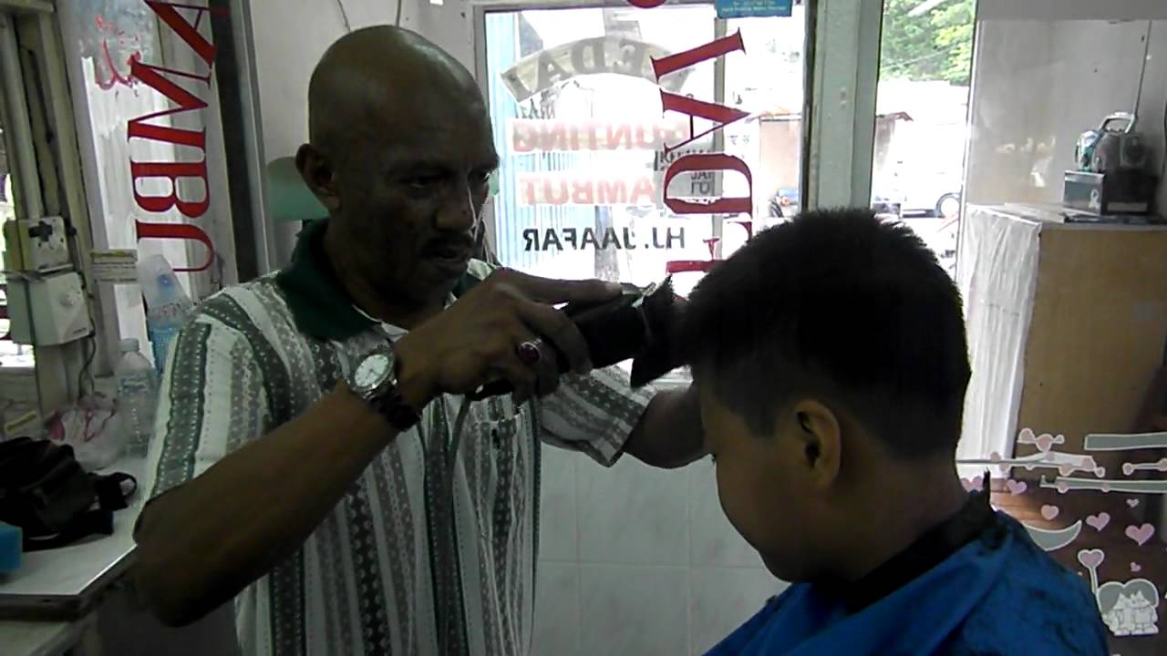  Kedai  Gunting  Rambut  Haji Jaafar Sungai Besi 2011 YouTube