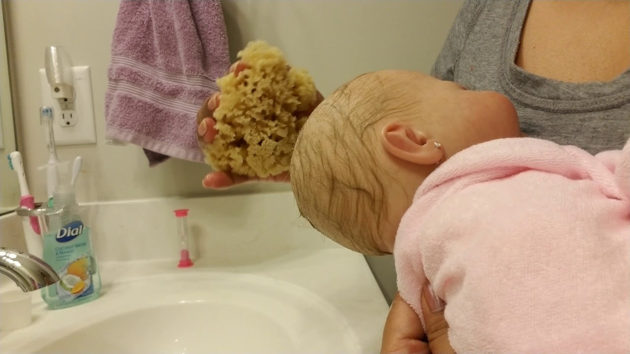 Mi BEBE REBORN MELANIE en su primer LAVADO de CABELLOS / COMO CUIDAR los CABELLOS del BEBE REBORN - YouTube