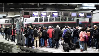 Face aux risques de perturbations dans les transports, les vacanciers s'organisent