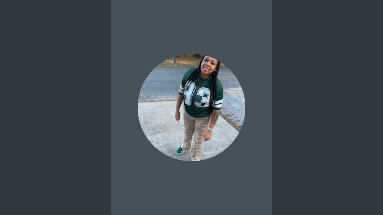 TShara Montrece  is live!