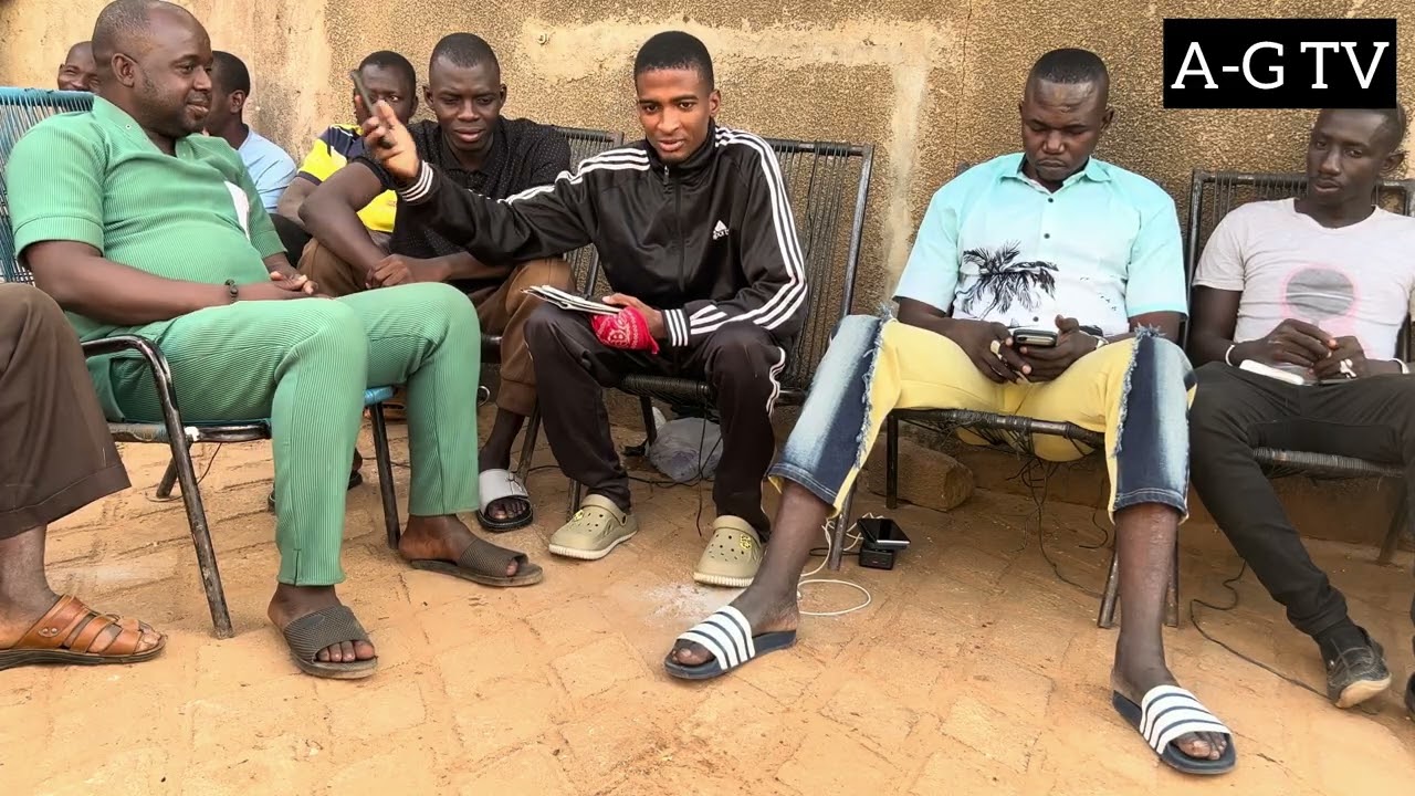 Mohamed lalaby sur le plateau de A-G TV Koutiala 