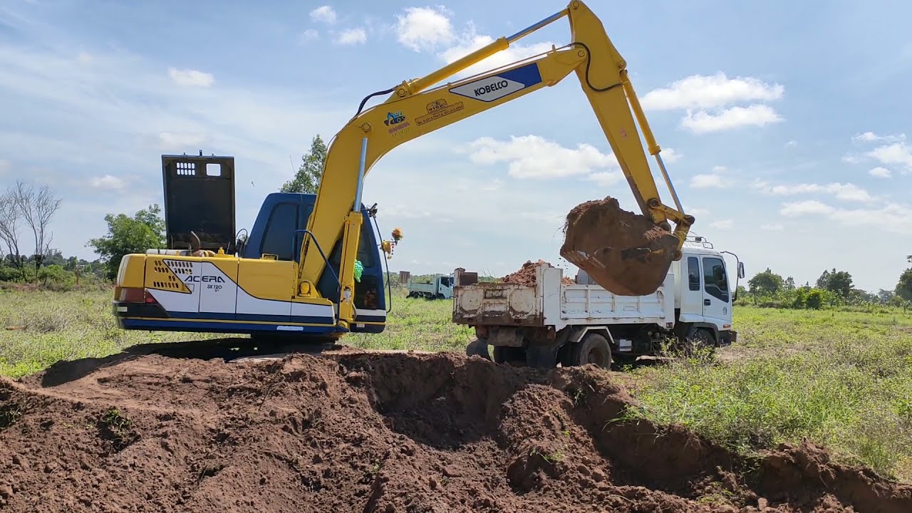 รถขุดบางนาเทรคเตอร์ kobelco sk120-1 เก่านอก3ปีสภาพสวยสวยๆทำงานแร็ว งานลอกนา