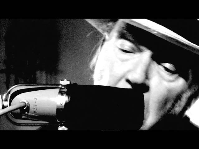 Neil Young - Love & War