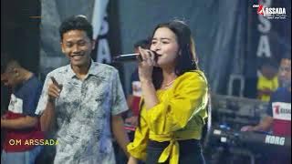 IKAN DALAM KOLAM :: Tina Agustin // OM ARSSADA