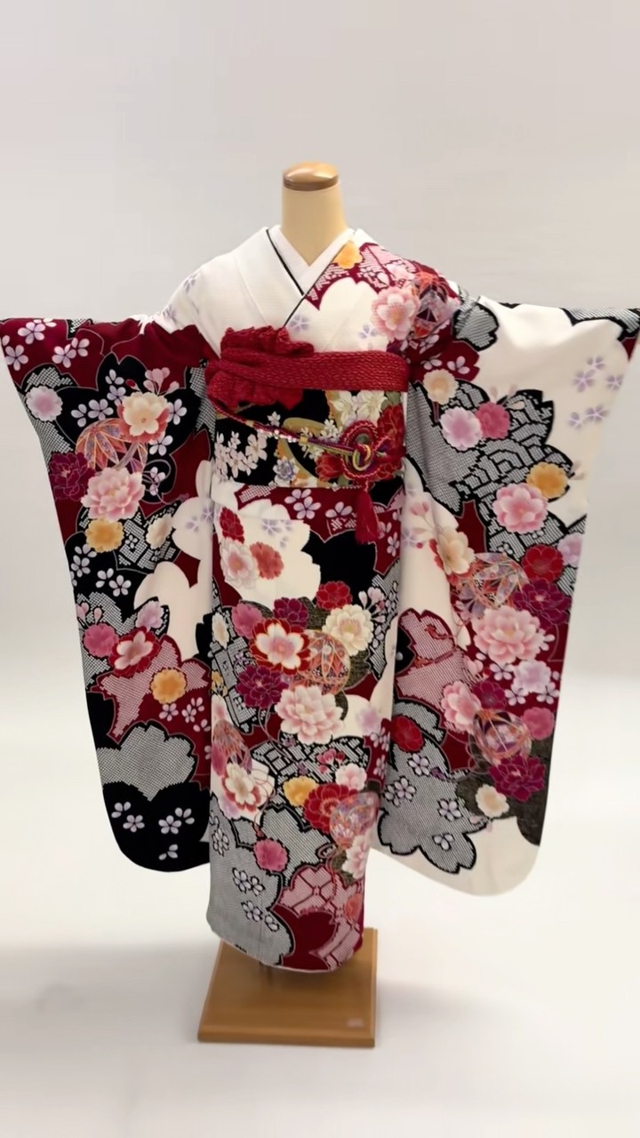 ✽振袖セット✽ New Arrival] A dignified and charming furisode kimono for adults