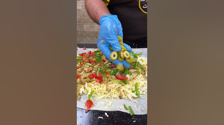 فطيره فراخ رايقه هترجعك لأيام الزمن الجميل 😋 #tiktok #pizza #trend #food #trending #اكسبلور