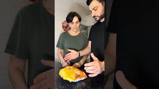 Annem mutfak tüyolarıyla tanışıyor… My mom discovers viral kitchen hacks.