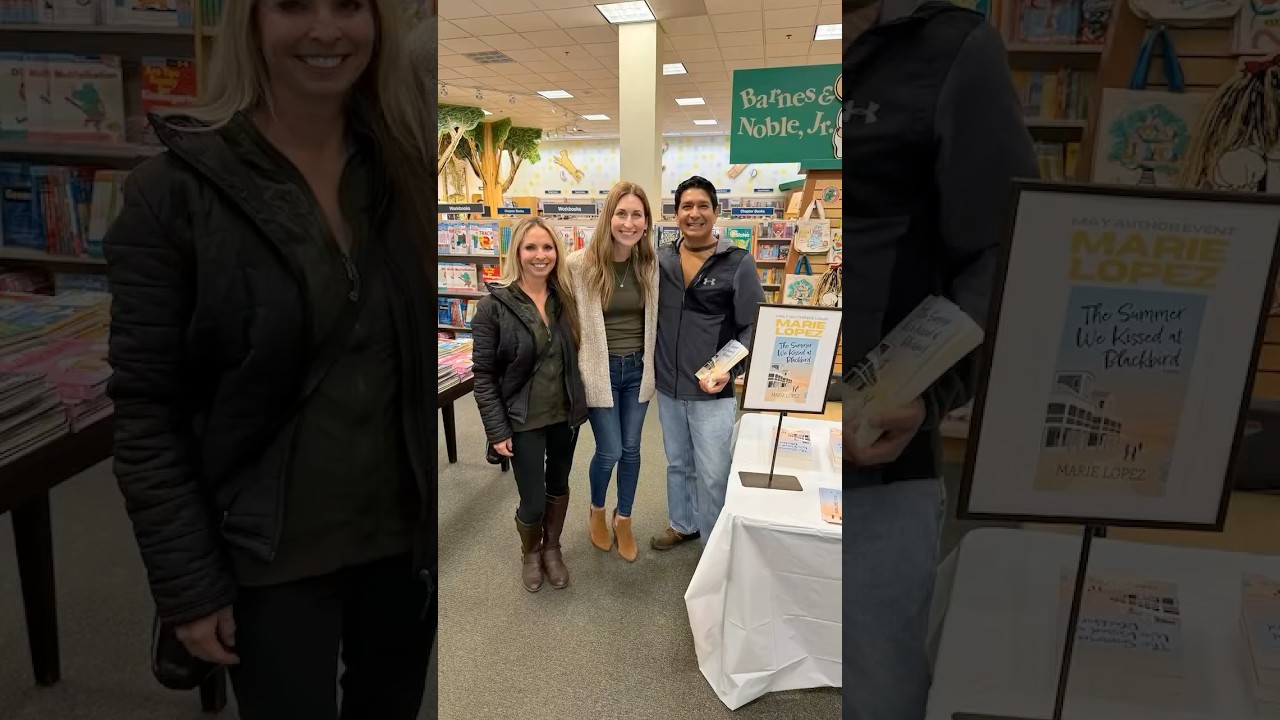 First book signings as an indie author! 🫶🏻 