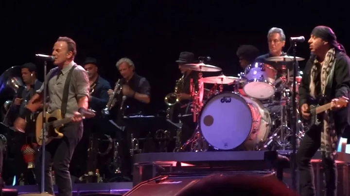 Bruce Springsteen - 2013-07-23 Cardiff - Cynthia (...