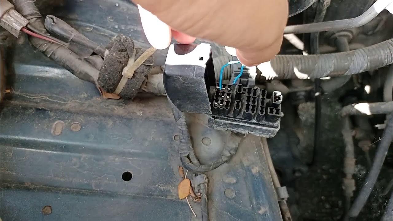 how to read the CHECK ENGINE LIGHT CODES (obd1) in TOYOTA - YouTube