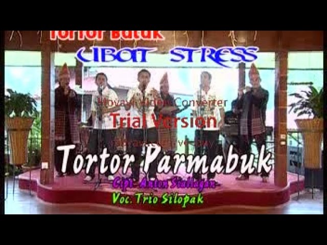 Silopak Trio - Tortor Parmabuk (Official Music Video) class=