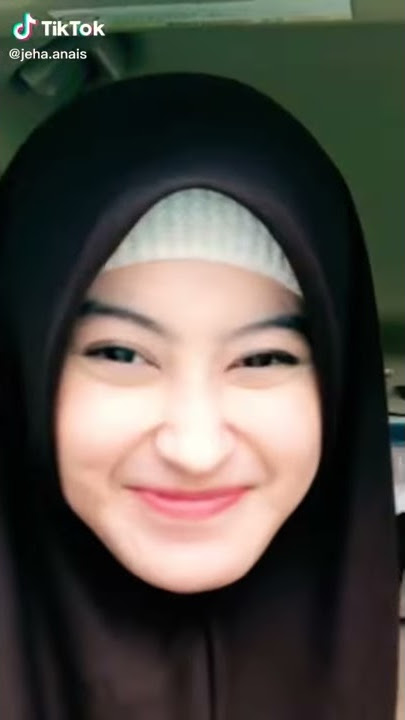 Tik Tok  !! Si cewek Hijab Di mobilnya Mantull