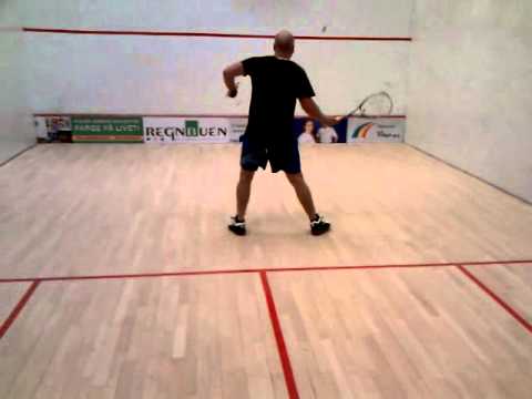 Richard Larsson brilljerer p Squash bane 1 p Condis Fredensborg.mp4