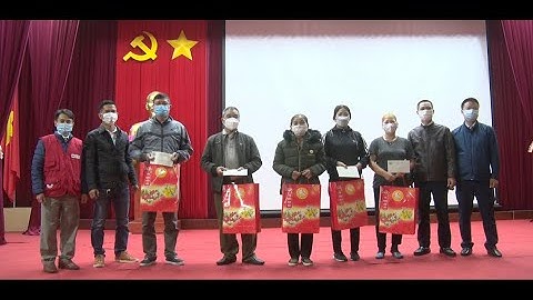 Trao 61 suất quà Tết cho hộ nghèo, cận nghèo, hộ khó khăn ảnh hưởng bởi dịch Covid-19