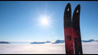 Spitsbergen spring skiing expedition at 78Β° North