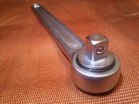 Трещеточный ключ от Новосибирского завода НИЗ