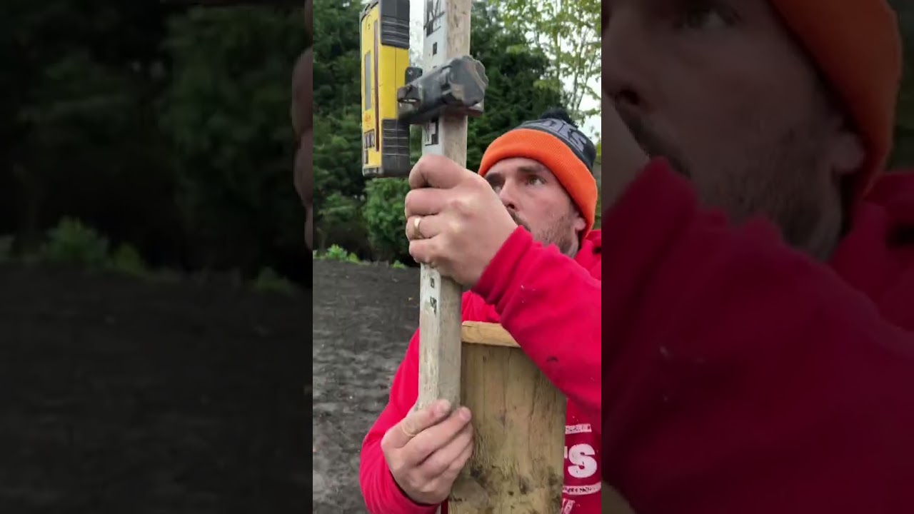 LANDSCAPER INSTALLS NEW GARDEN POSTS 🏡🪵