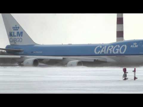 Video: Berapa banyak kargo yang dapat dibawa oleh 747 400?