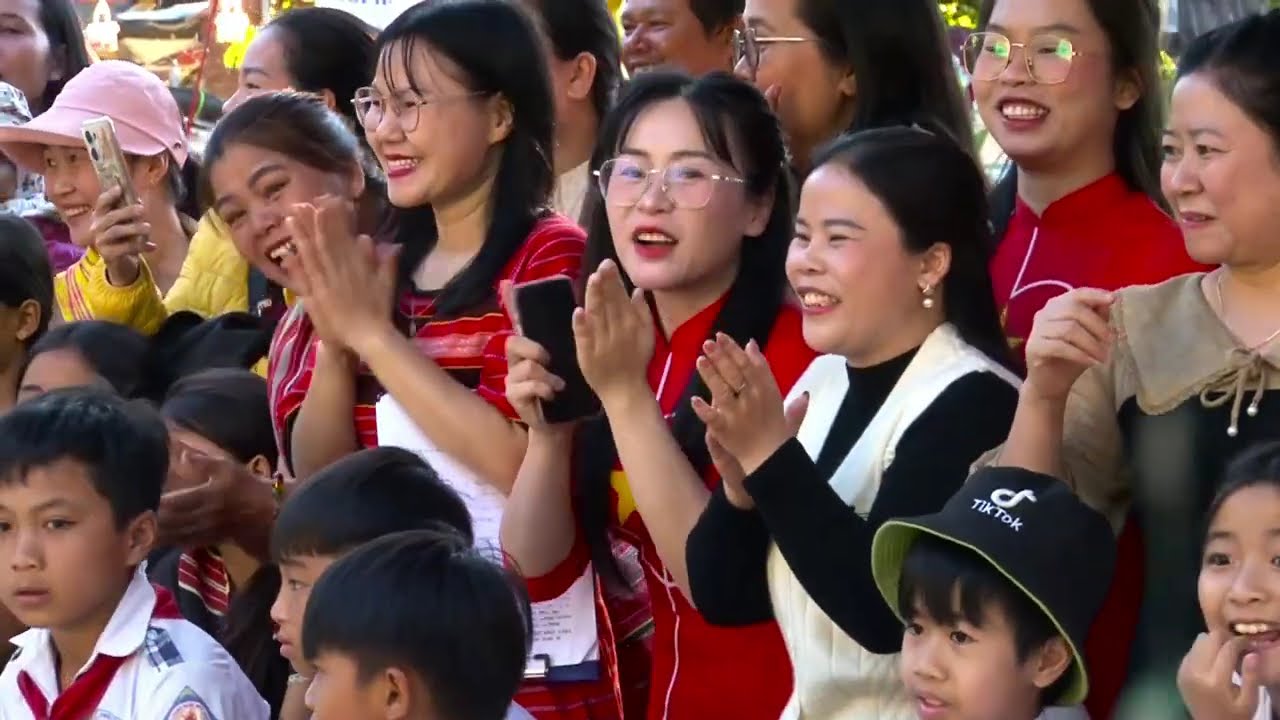 Lễ mừng lúa mới người Giẻ Triêng