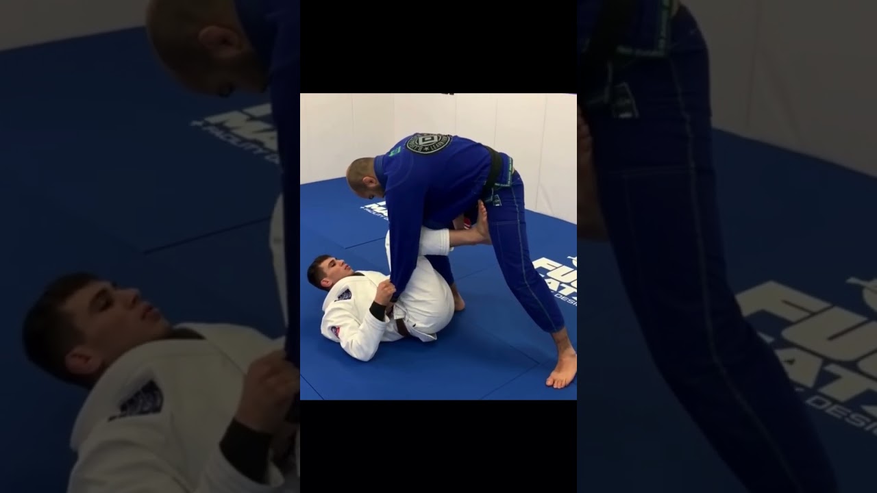 Single Leg from Sit Up Guard by Giancarlo Bodoni