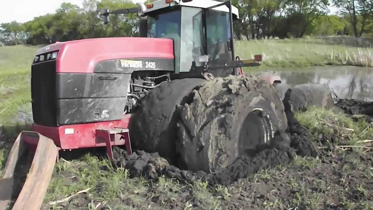 Картинки трактора в грязи