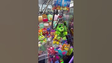 Balloon Boy STUCK Inside Claw Machine #shorts #clawmachine #arcade #fivenightsatfreddys #fnaf