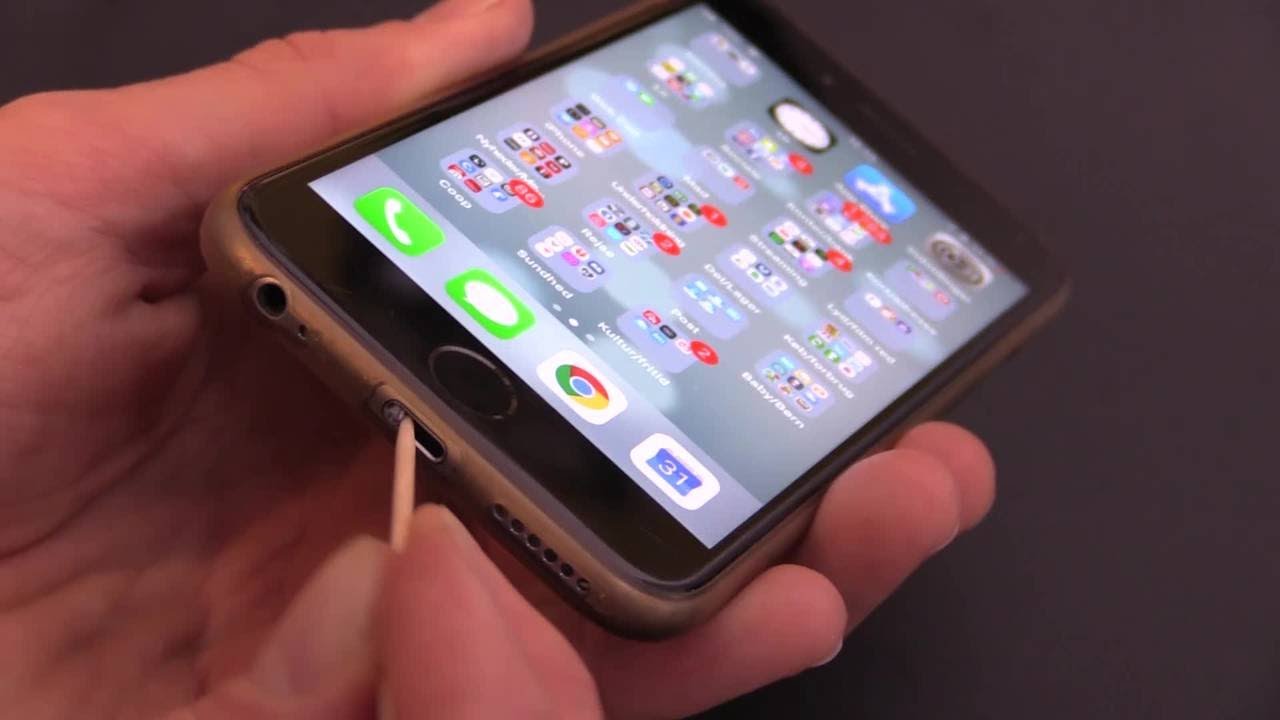 iPhone lader ikke: Sådan renser du lightning-porten - YouTube