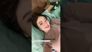 Bumil Della Cantik Mau Pergi Jalan