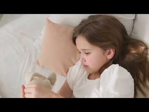 مونتاج فتاه صغيره حزينه