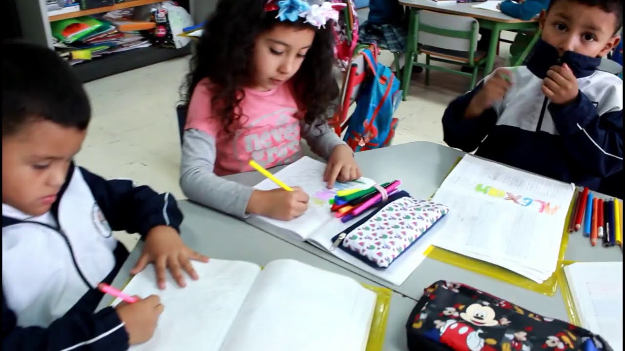 Video Himno Institucional COLEGIO RODRIGO ARENAS BETANCOURT