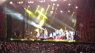 Huey Lewis and The News - While We're Young (live from Vancouver)