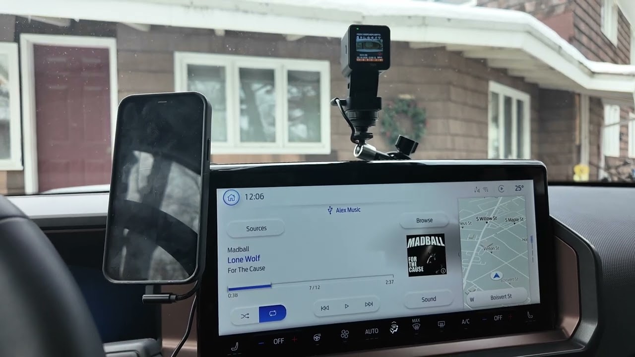 My 2025 Ford Bronco Sport Accessory Tray Dash Cam & Phone Mount Setup.