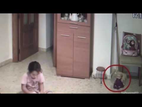 Vídeo: ¡Mira En Vivo A La Muñeca Poseída Por Un Fantasma! - Vista Alternativa