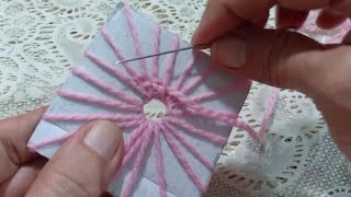 تطريز يدوي بدون ابرة كروشيه وعمل وردة سهلة وبسيطة بخيط الصوف/DIY/Easy hand embroidery to make a rose