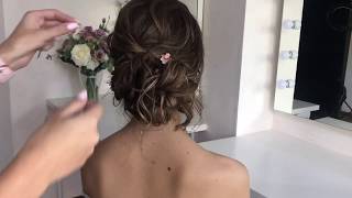 Нежная свадебная причёска. Асимметричный пучок из локонов. Нежная свадебная причёска. Асимметричный пучок из локонов.