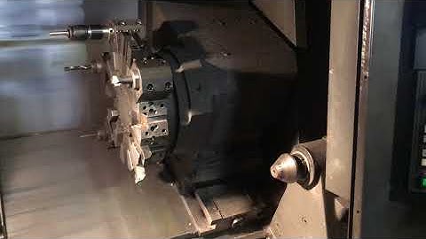 Doosan Puma 2600 CNC Lathe, 2011 - Tailstock, Chip Conveyor