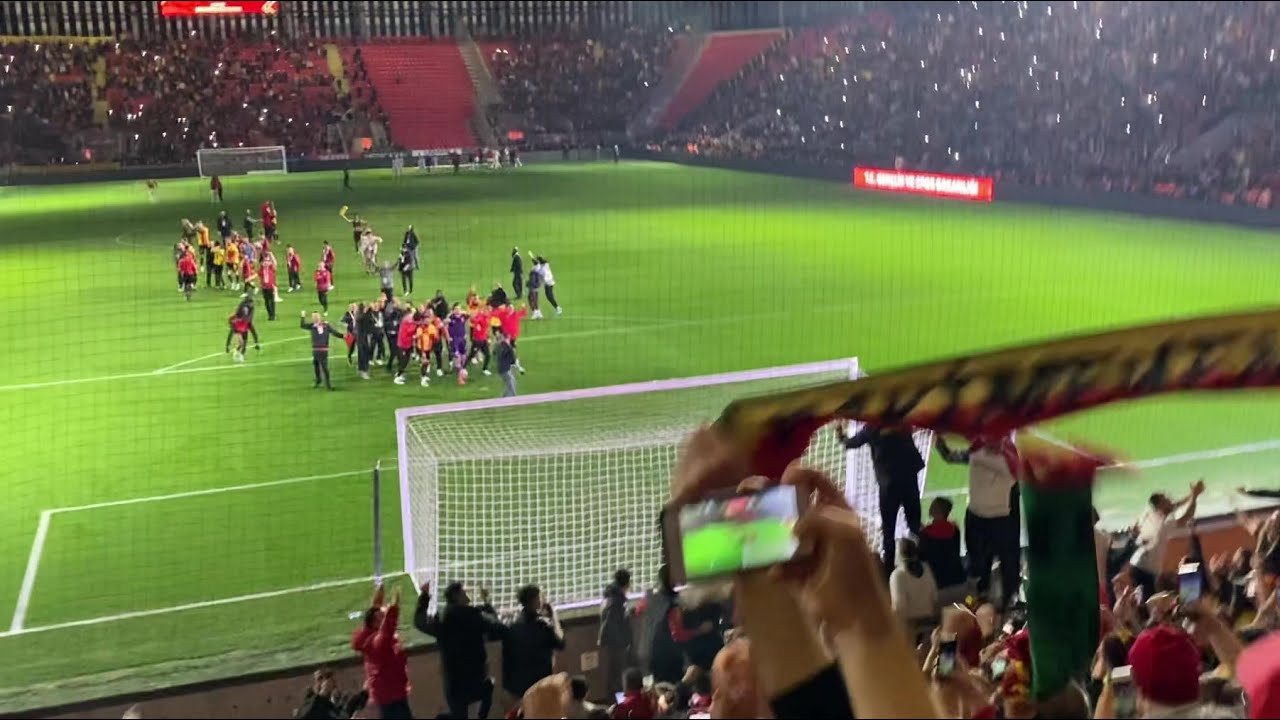 Göztepe 1 - 0 Samsunspor | Maç sonu “Freed From Desire“
