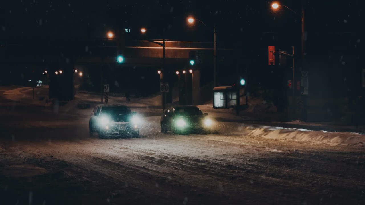 𝗶𝘁'𝘀 𝟮𝟬𝟬𝟭, 𝘁𝗵𝗲 𝘀𝘁𝗿𝗲𝗲𝘁𝘀 𝗮𝗿𝗲 𝗲𝗺𝗽𝘁𝘆 𝗮𝗻𝗱 𝘁𝗵𝗲 𝘀𝗻𝗼𝘄 𝗸𝗲𝗲𝗽𝘀 𝗳𝗮𝗹𝗹𝗶𝗻𝗴